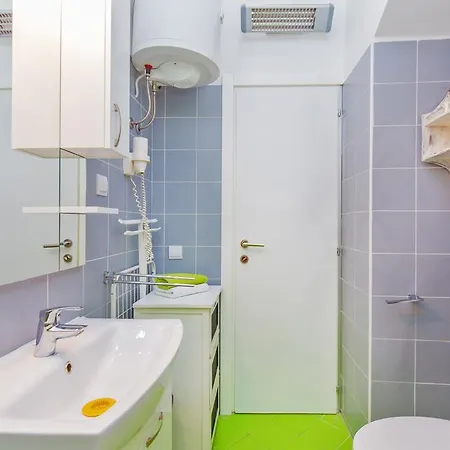 & Joy Gostinjska kuća 4*